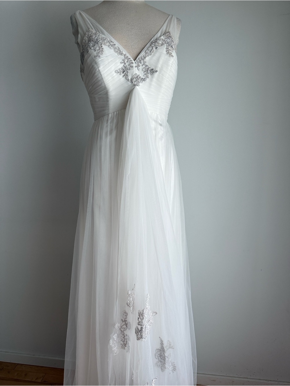 White Embellished V-Neck Chiffon Dress